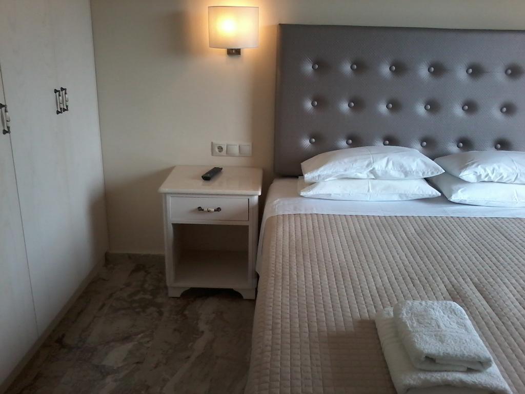 Royalrose Apartment Палеокастрица Екстериор снимка